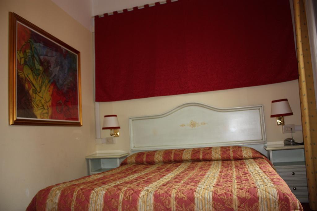 Ca' Pedrocchi Guest house 2*